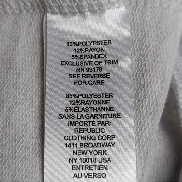 Workshop Republic Clothing Red Embroidered Amoire & Hearts Sweatshirt Sz 2x/3x - Picture 8 of 9